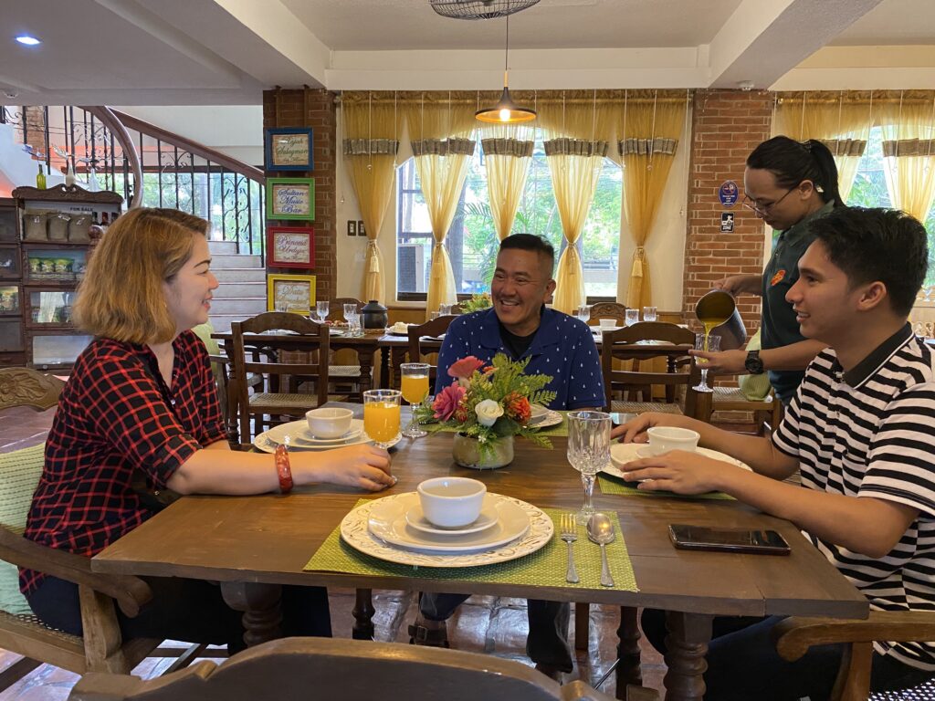 palacio de laoag cafe marqueza breakfast